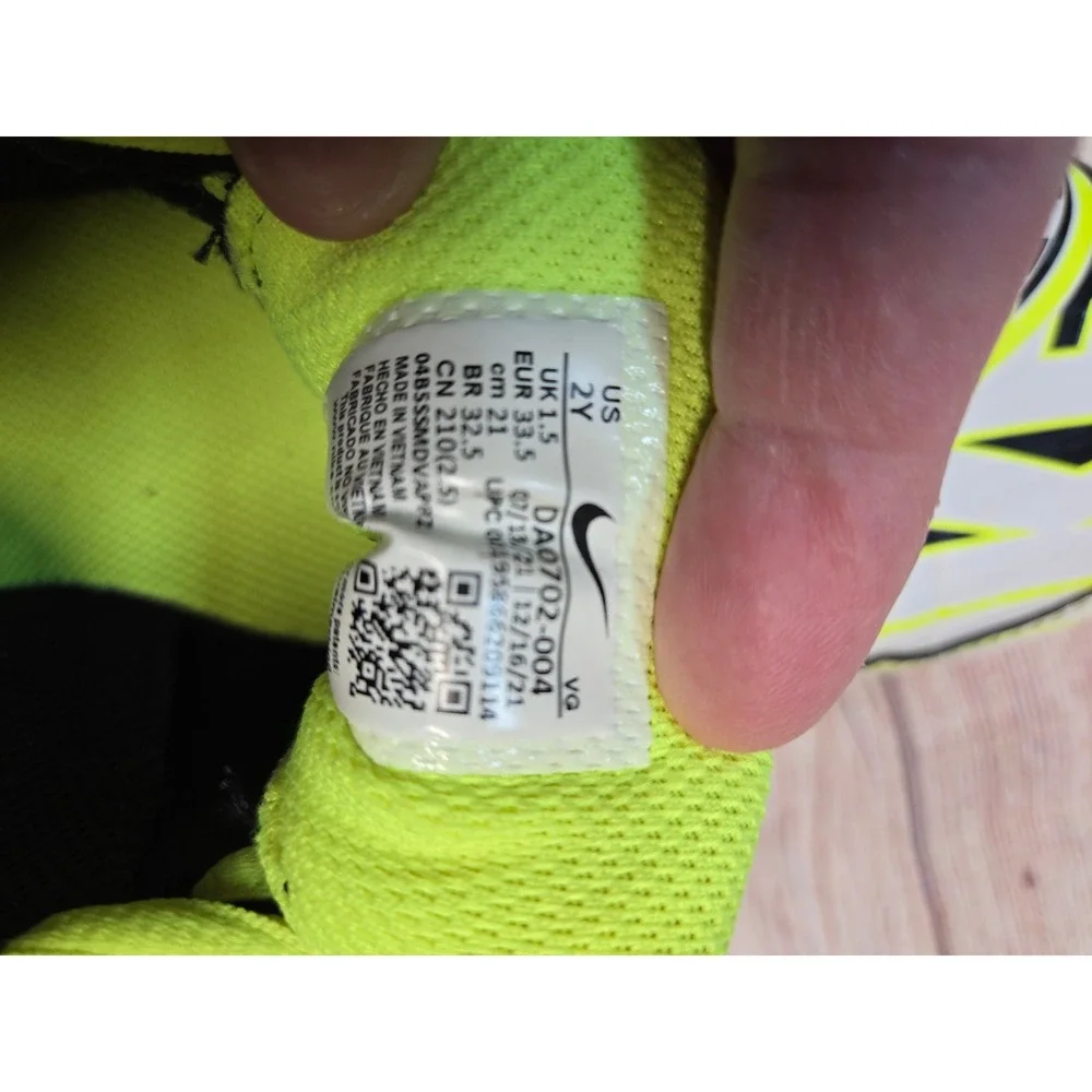 Kid's Nike Vapor Ultra Fly Fast Flex Softball Cleats Volt Size 2 Youth